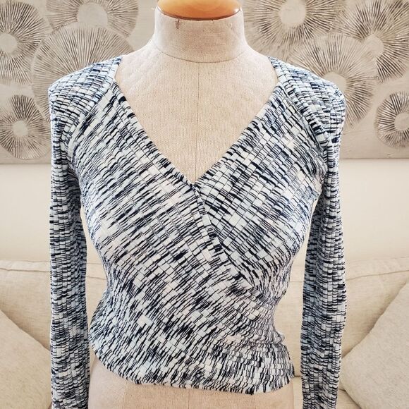 Inc International Concepts Marled Cropped Surplice Sweater Sz Sm - Picture 5 of 12